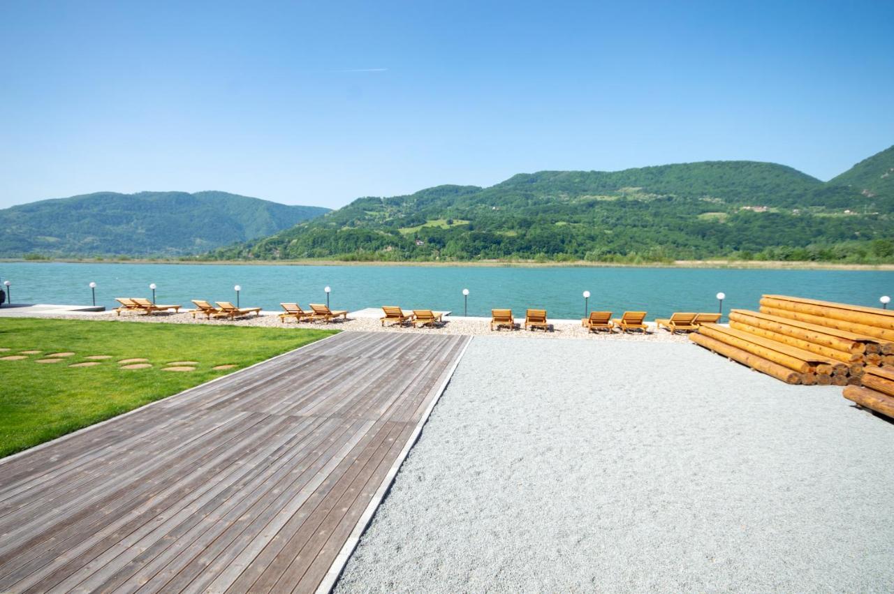 Montekarlo Na Drini Bed & Breakfast Mali Zvornik Ngoại thất bức ảnh