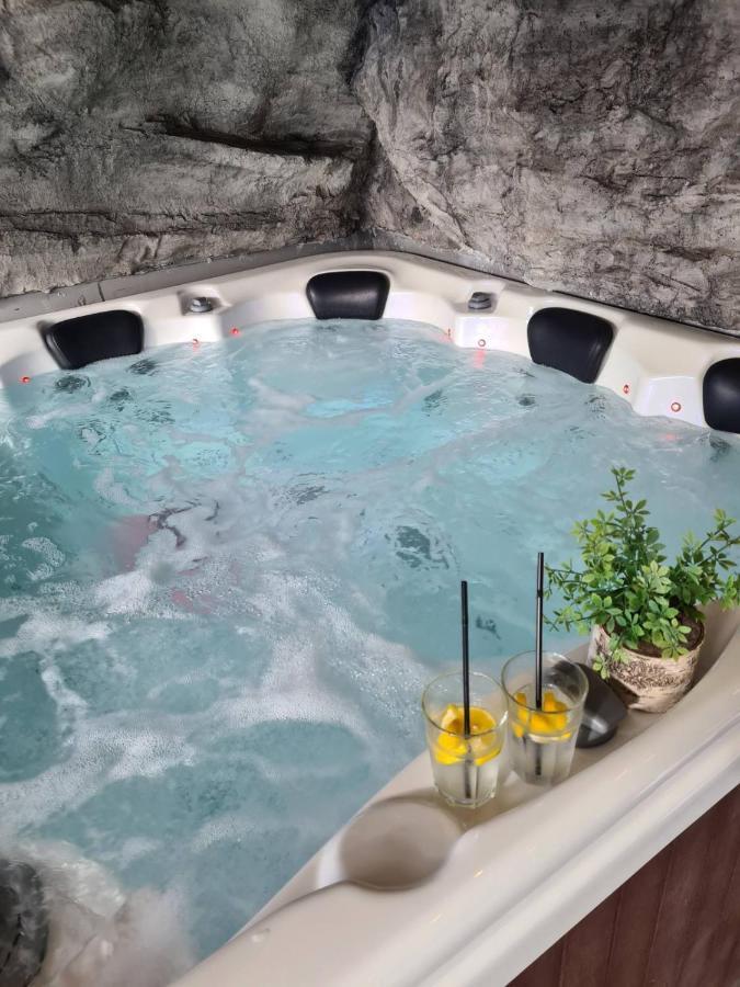 Montekarlo Na Drini Bed & Breakfast Mali Zvornik Ngoại thất bức ảnh