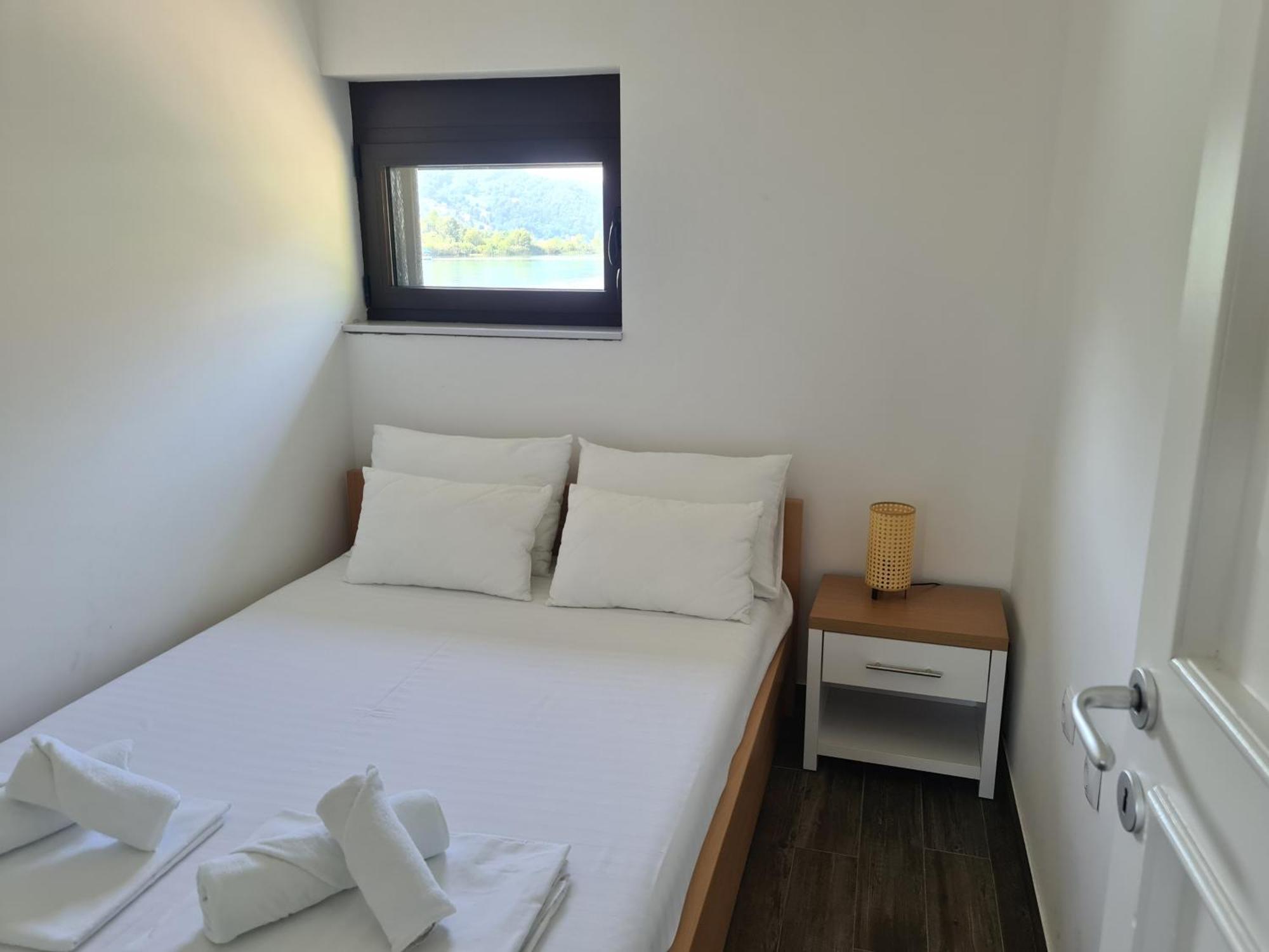 Montekarlo Na Drini Bed & Breakfast Mali Zvornik Ngoại thất bức ảnh